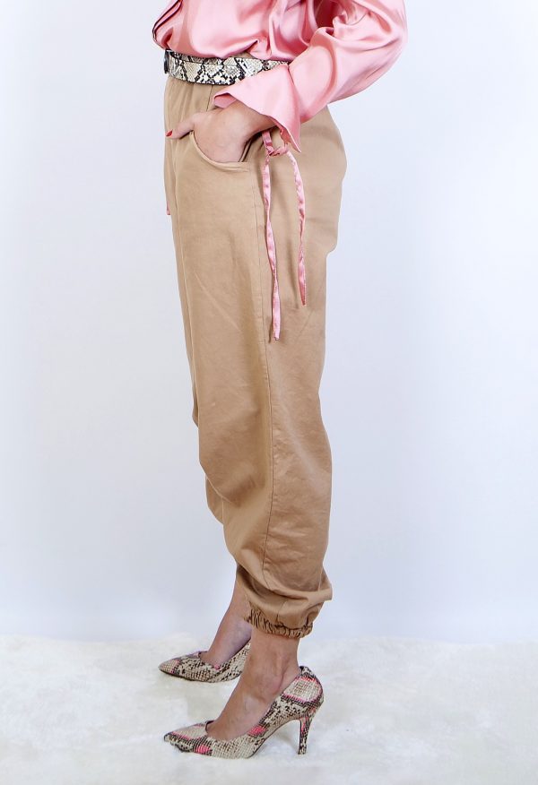 pantalon ancho bajo goma camel