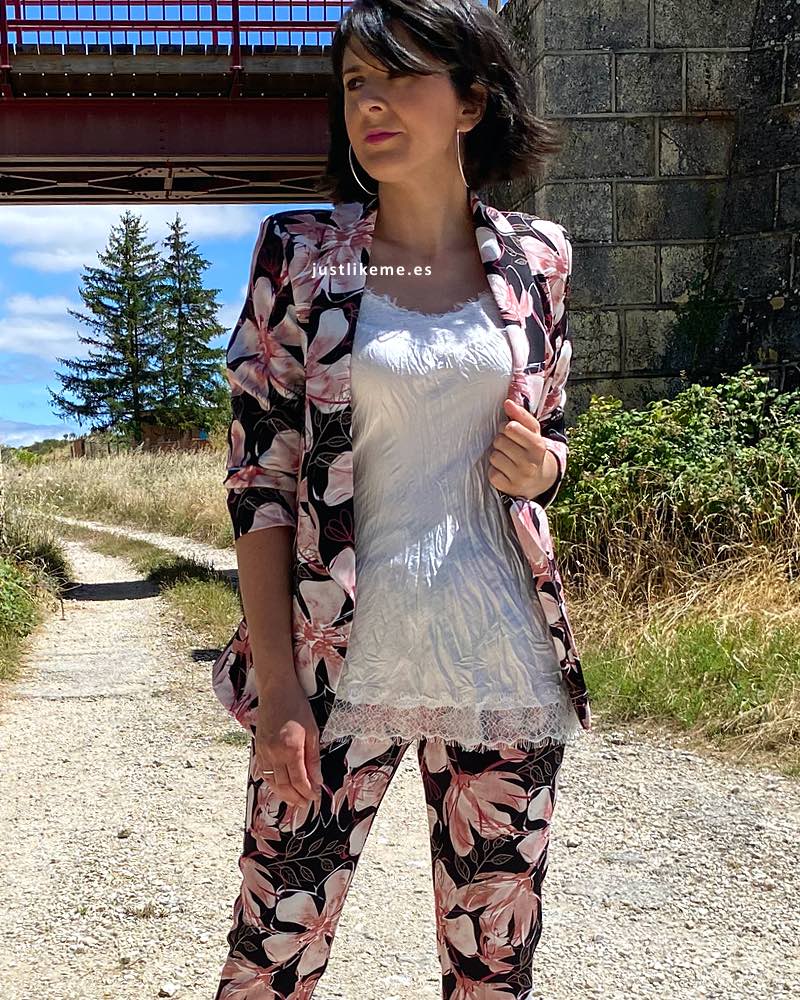 blazer-estampada-lazo-negra_1.jpg