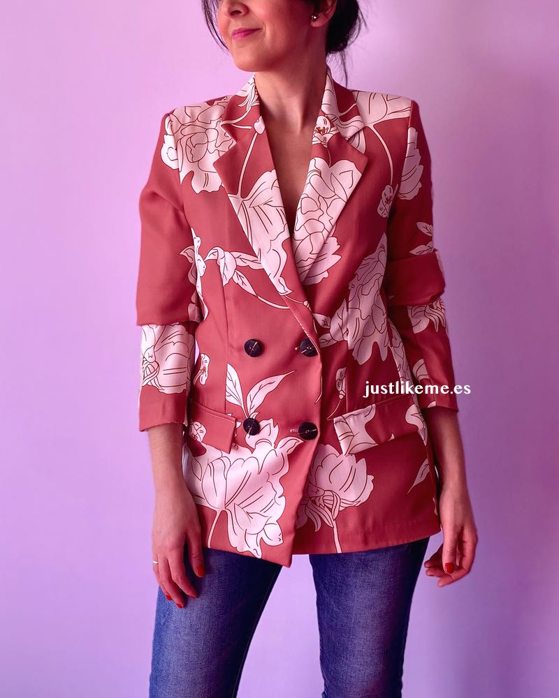 blazer-recta-estampada-coral.jpg