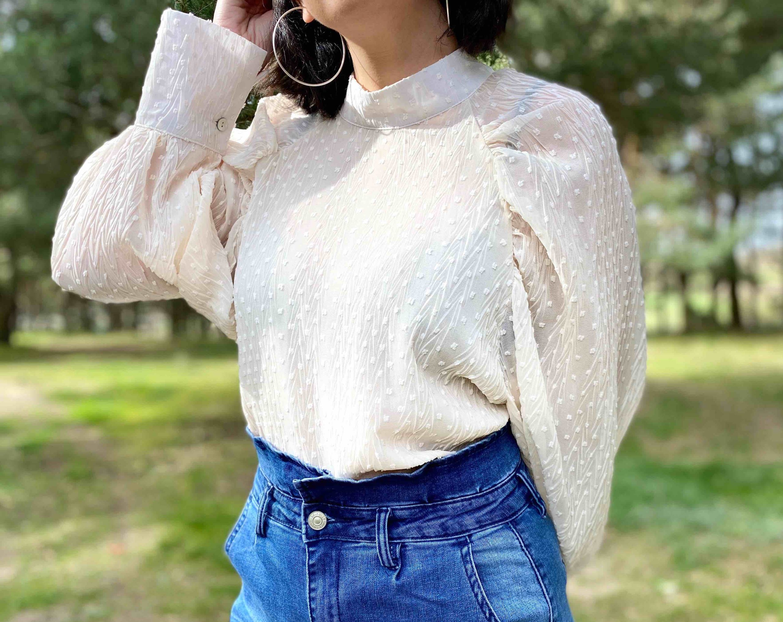 blusa-plumeti-beige-scaled-1.jpg