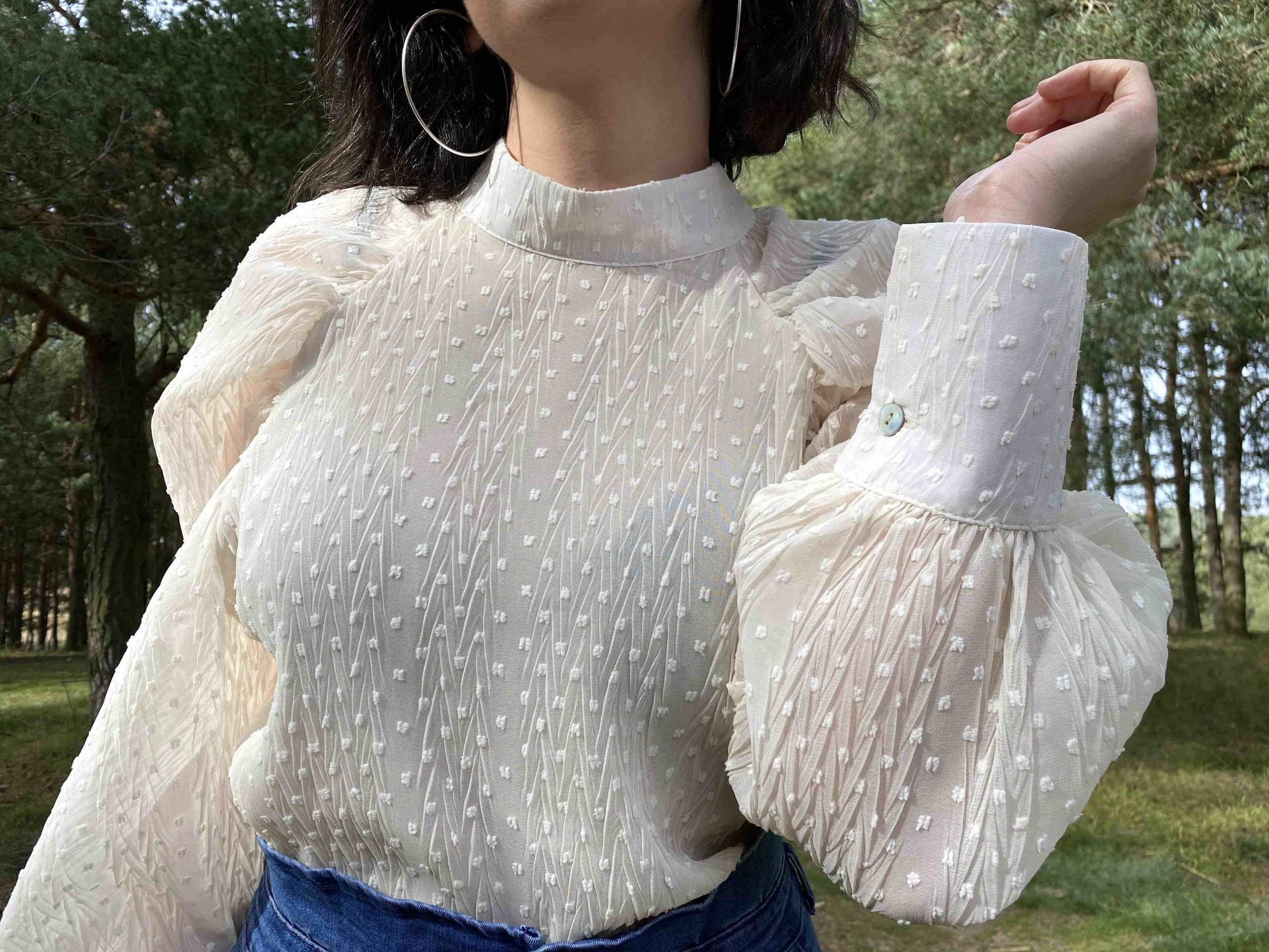 blusa-plumeti-beige_09-scaled-1.jpg