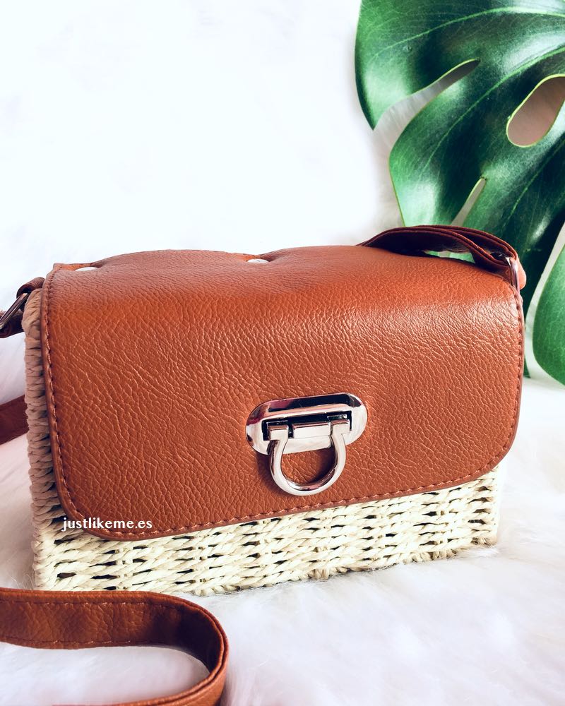 bolso-rectangular-hebilla-plateada.jpg