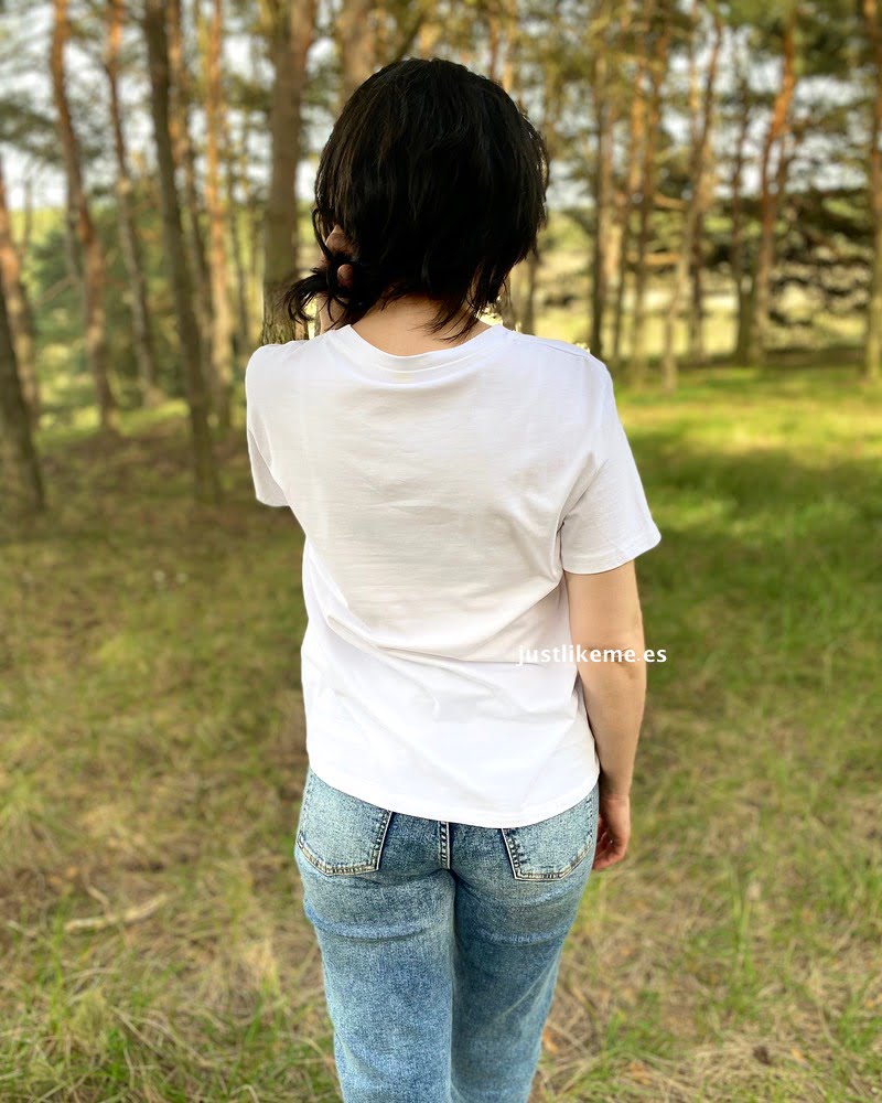 camiseta-frida-lila-3.jpg