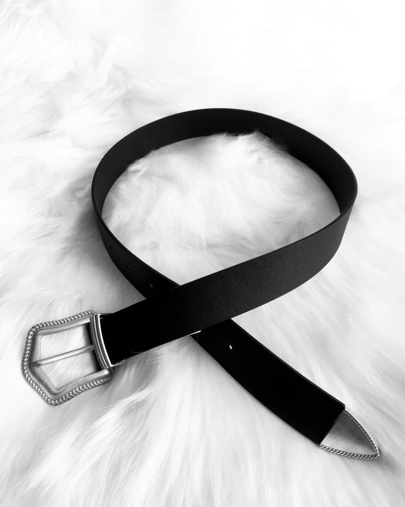 cinturon-negro-hebilla-plateada_03.jpg
