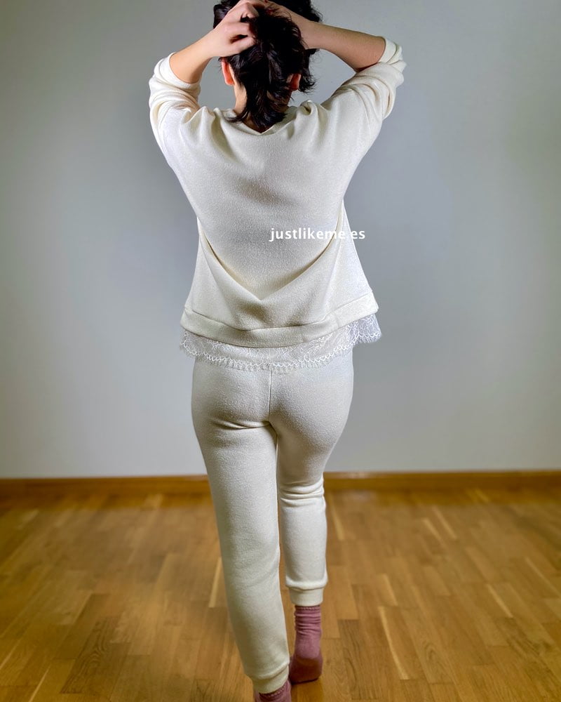 conjunto-pijama-puntilla-beige_3.jpg