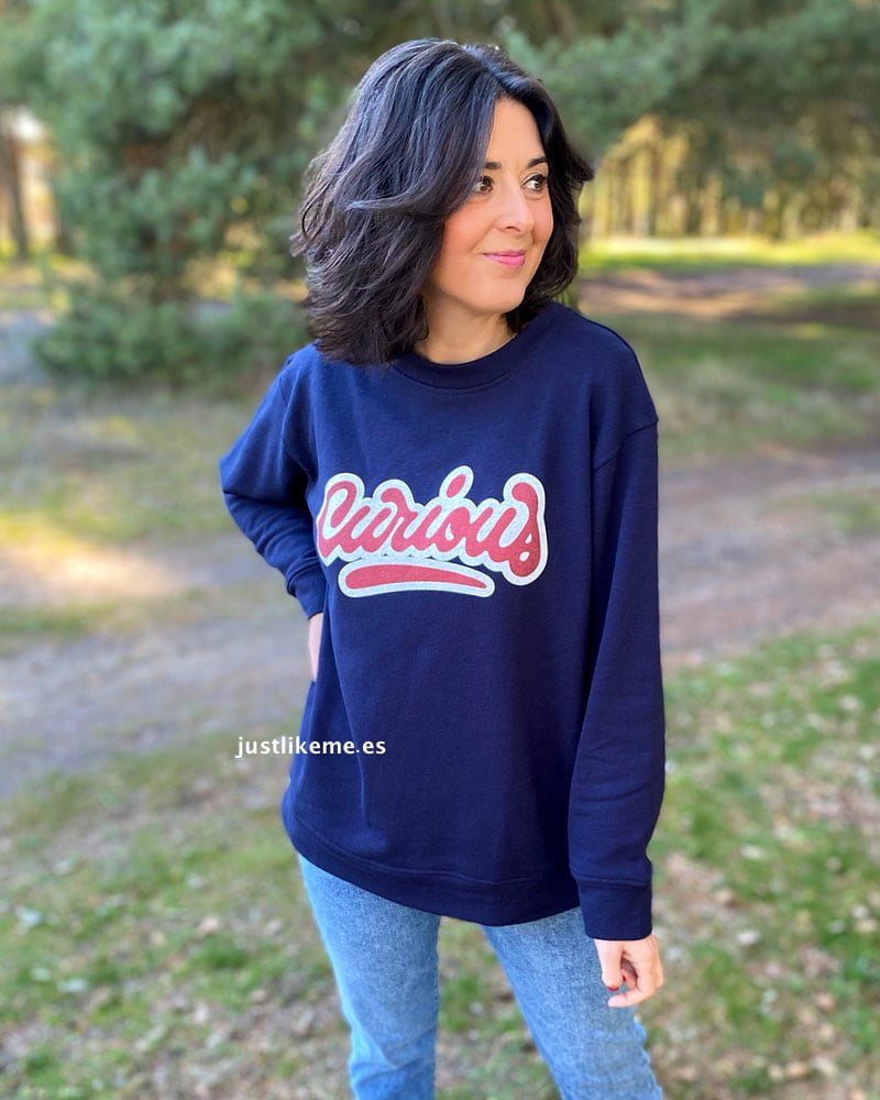 sudadera-letras-azul-marino.jpg