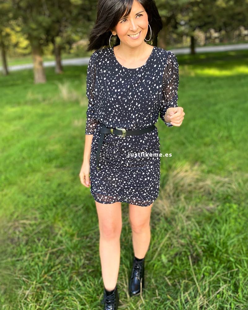 vestido-fruncido-estampado-negro.jpg