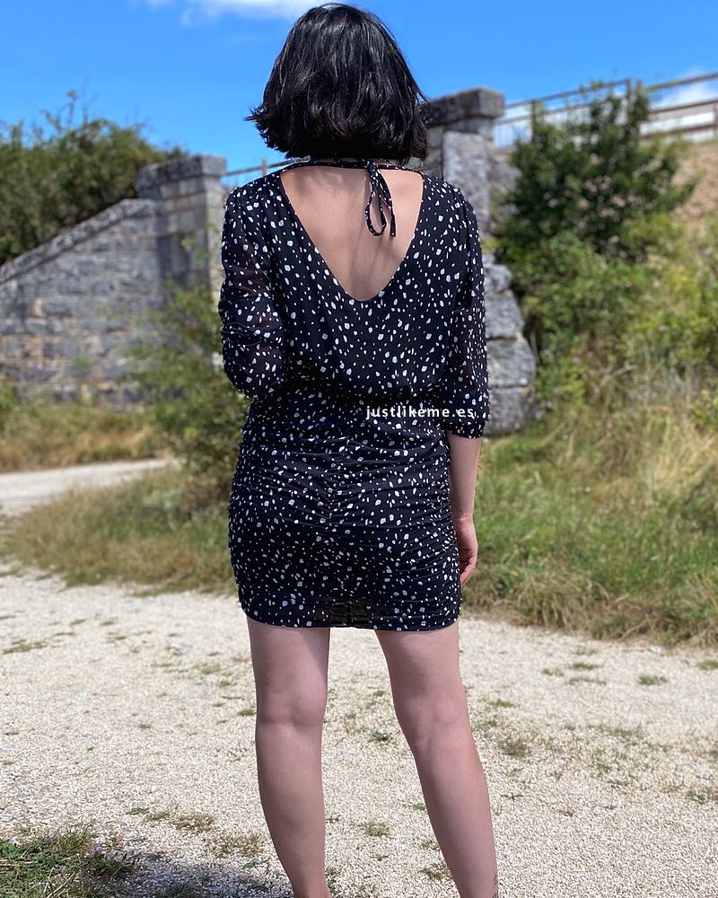 vestido-fruncido-estampado-negro_2.jpg