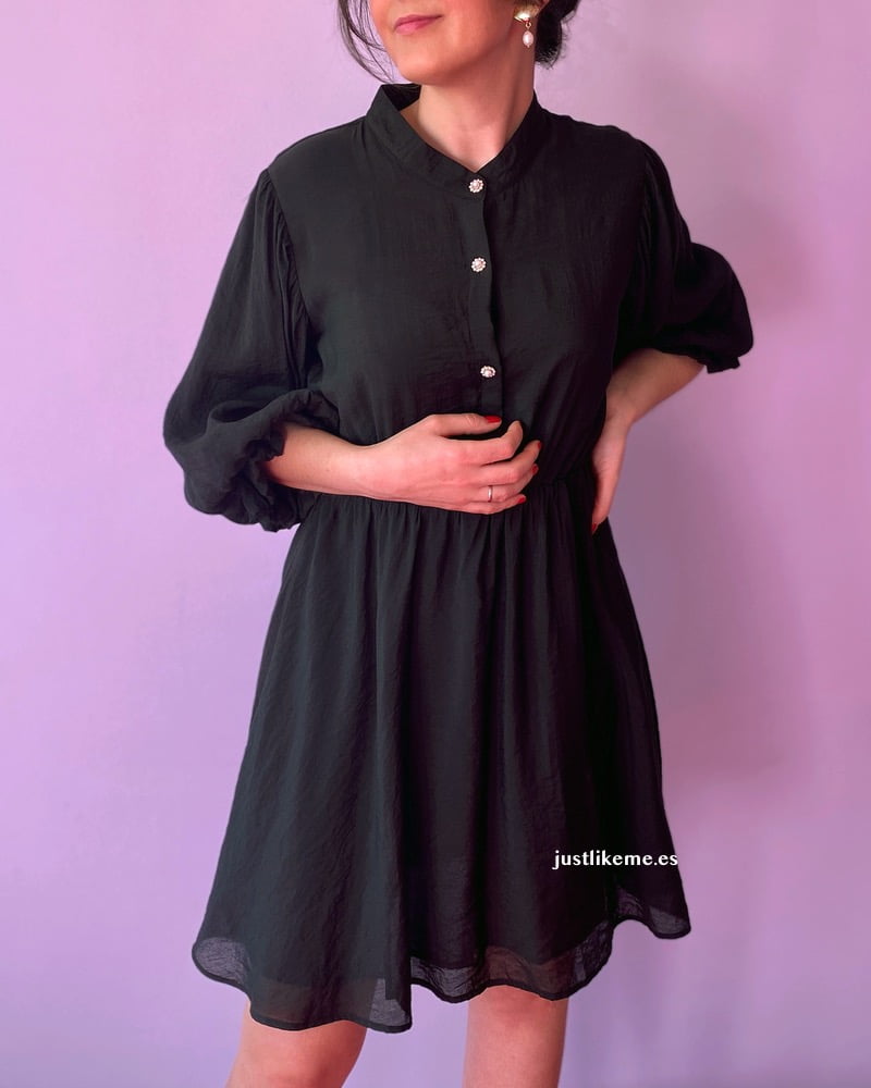 vestido-negro-boton-joya_2.jpg